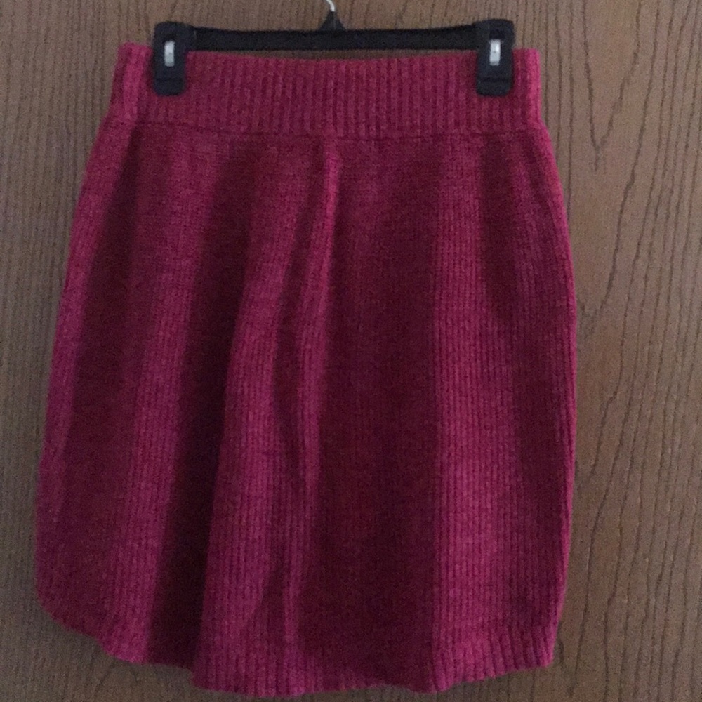 High-Low Knit Skirt - Picture 5 of 7